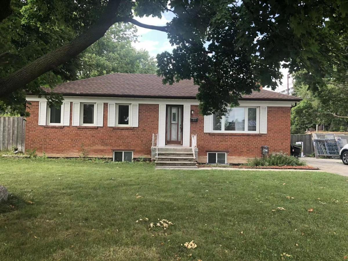 Cozy 3 Room Bungalow In Midtown Toronto Exterior foto